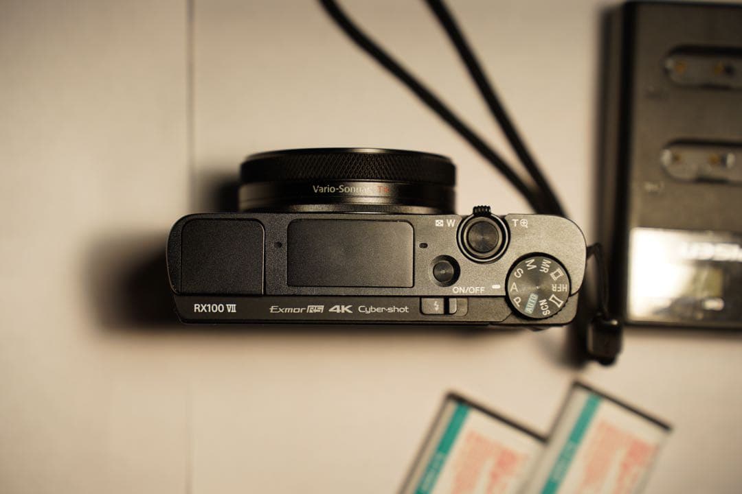 【訳あり/実用品】元箱付SONY RX100M7 バッテリー3個＋充電器