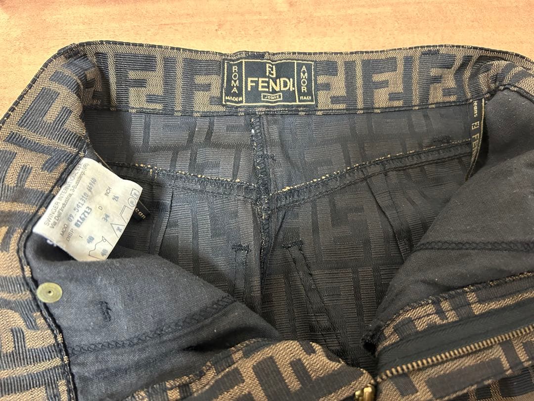 Fendi FFロゴプリント タイトスカート26インチ 【着衣写真も載せてます】