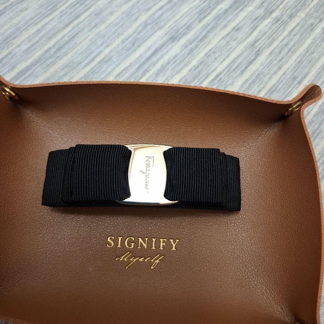 フェラガモ　ブラックバレッタ