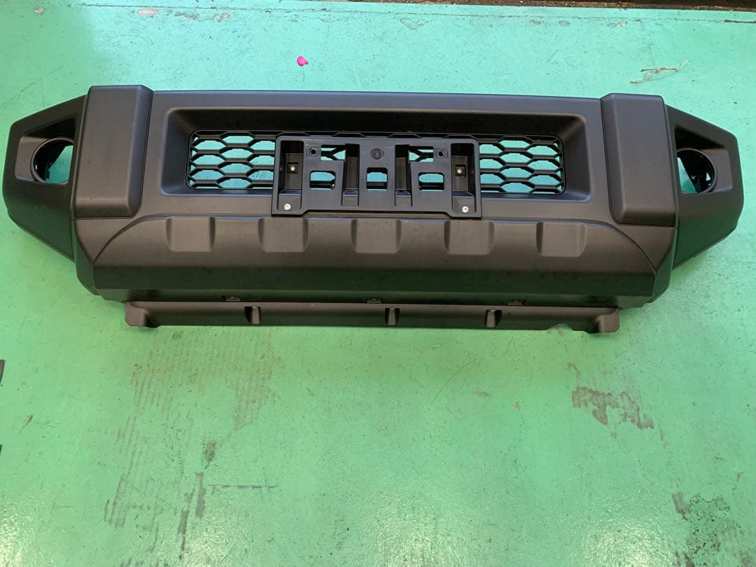 ジムニー　フロントバンパー