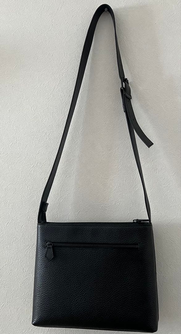 Hush Tug ハッシュタグ レザーショルダーバッグ ブラック