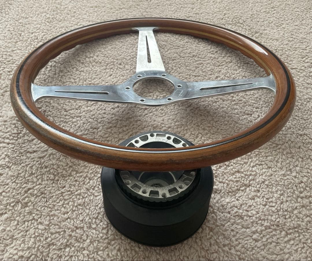 【ハイエース必見】ナルディ クラシックウッドステアリング 36.5パイ 希少