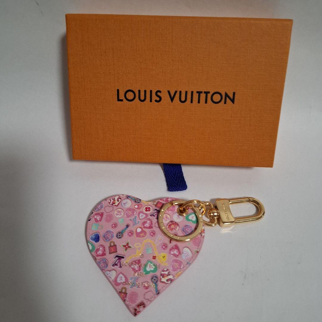 Louis Vuitton ハート型チャーム