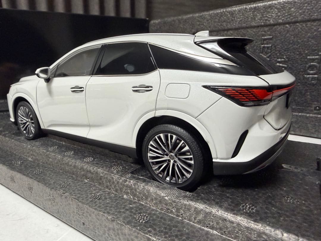 LEXUS RX 30系　ソニッククォーツ ミニカー 1/18 KYOSHO