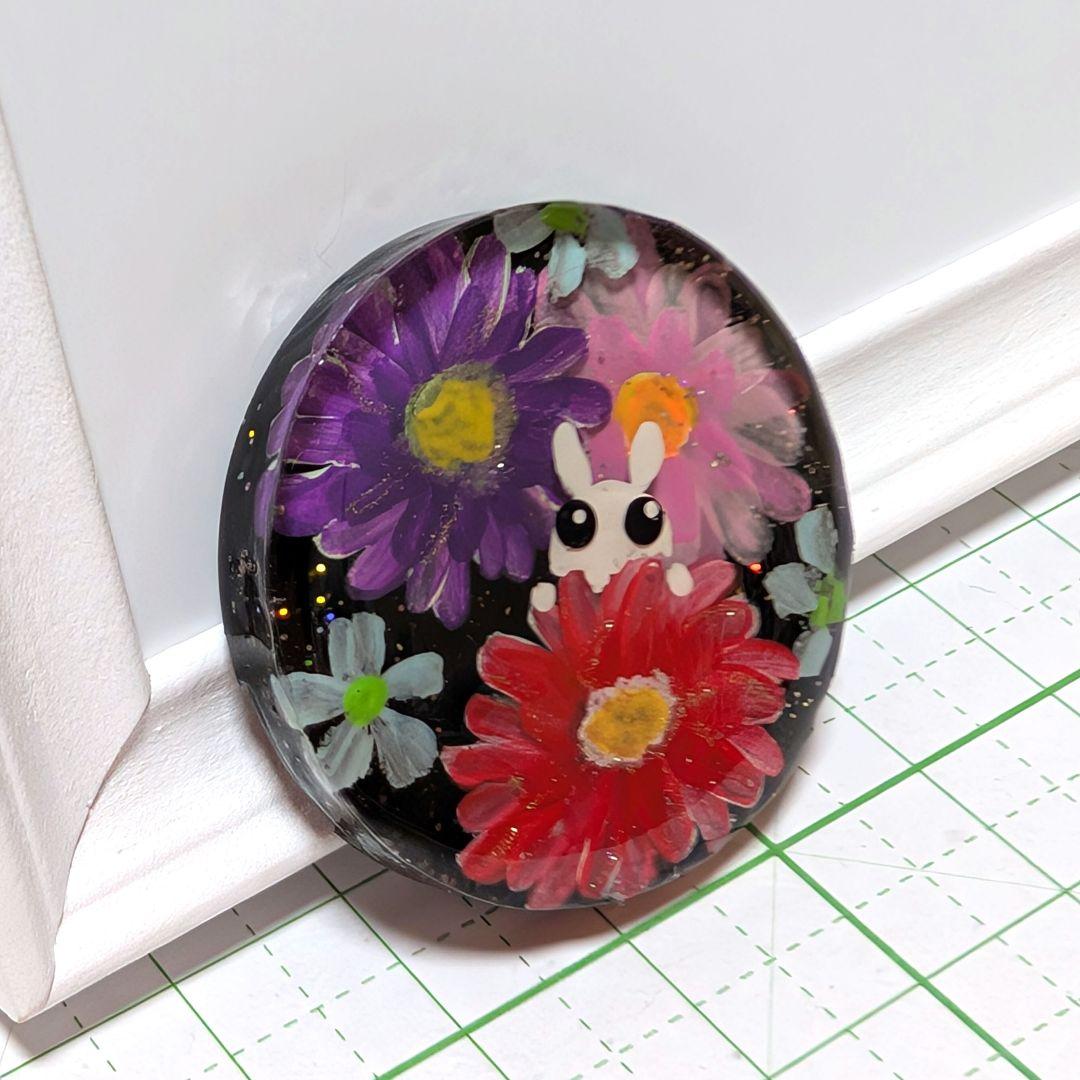 ひまうい様　5.13　ウサギ　レジンヘアゴム　赤いお花いかがです？