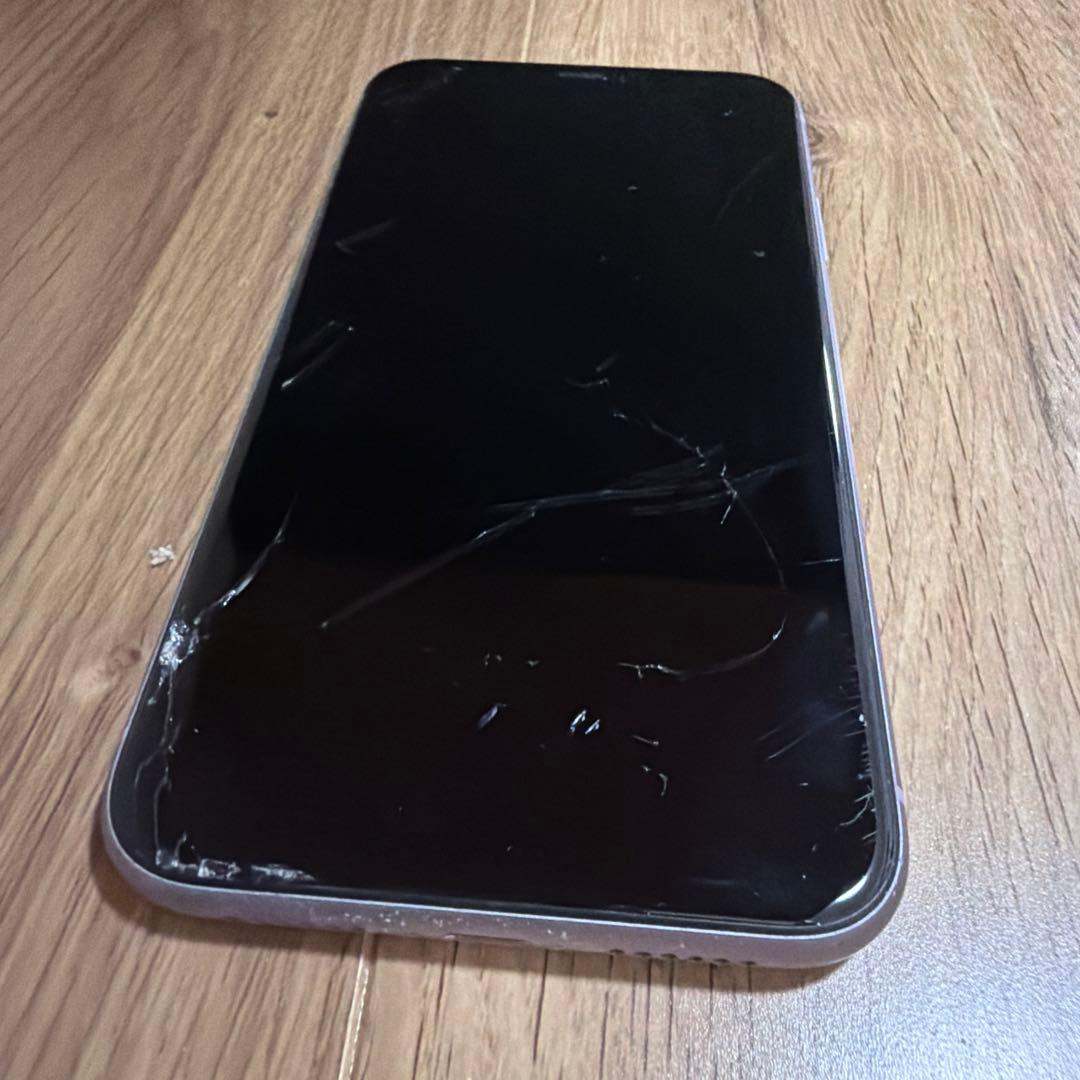 正規品 iPhone11 パープル 画面割れあり 動作不良なし　SIMフリー
