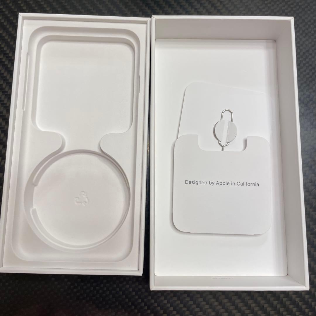 美品 iPhone SE MHGQ3J 64GB ホワイト