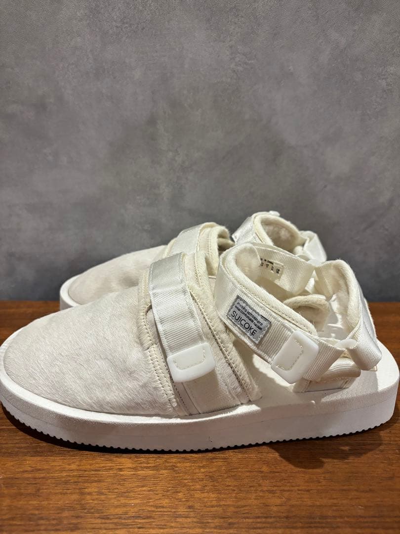 SUICOKE スイコックOG-061 ホワイトハラコ　ムートンサボサンダル