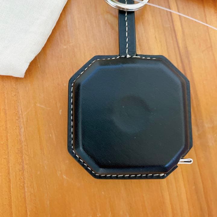 【新品未使用】A.P.C. テープメジャー 定価2万 黒 ロゴ キーホルダー