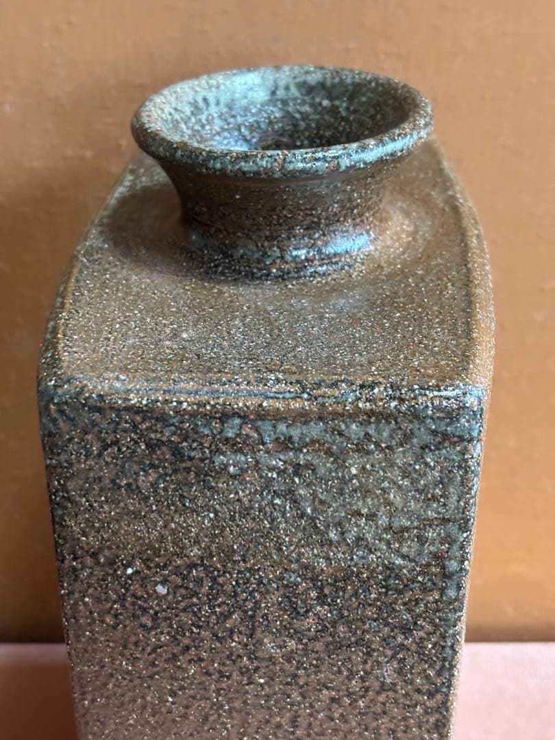 やまちゃん河井寛次郎作鉄釉彫日輪文尺篇壺　森に輝く初日　一品物