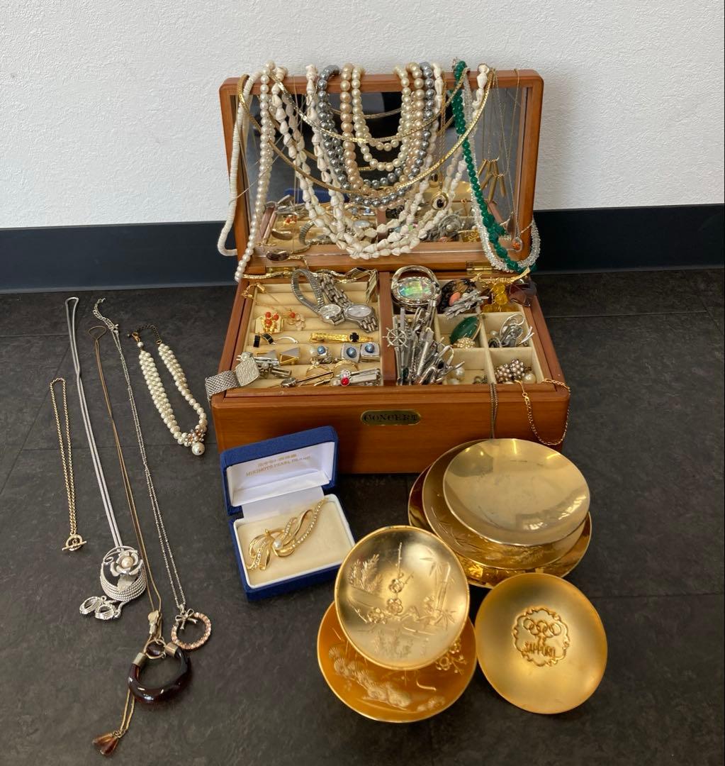 遺品整理 ネックレス 指輪 金杯 パール　ブローチ　腕時計　SEIKO