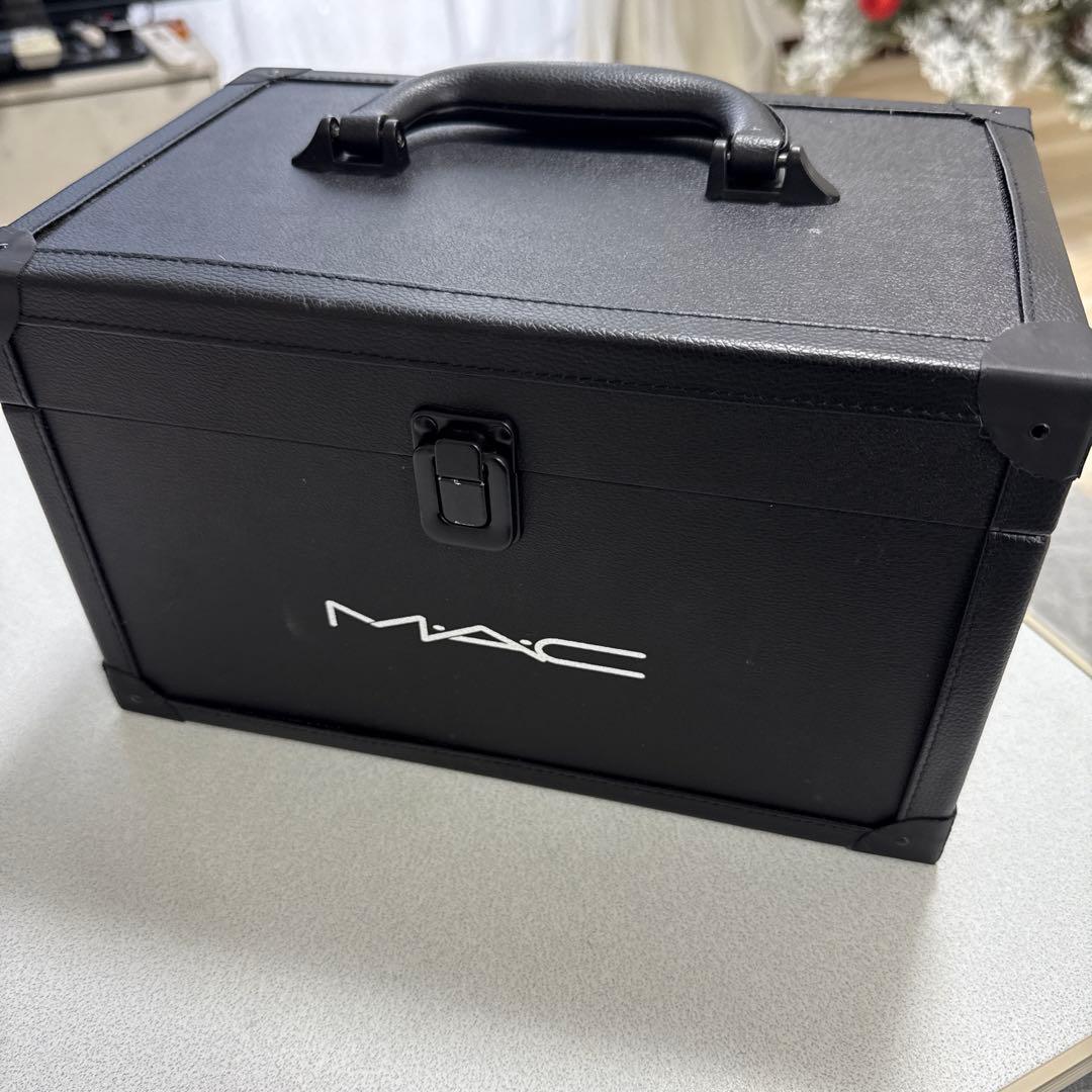 み*ん様 【希少】MAC メイクボックス ブラック　ノベルティ