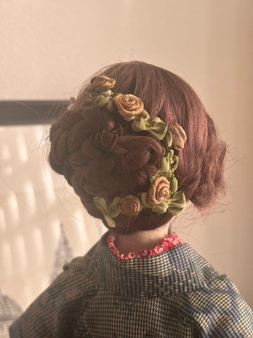 着物を着た人形 「かぐや姫」の帯柄が素敵です