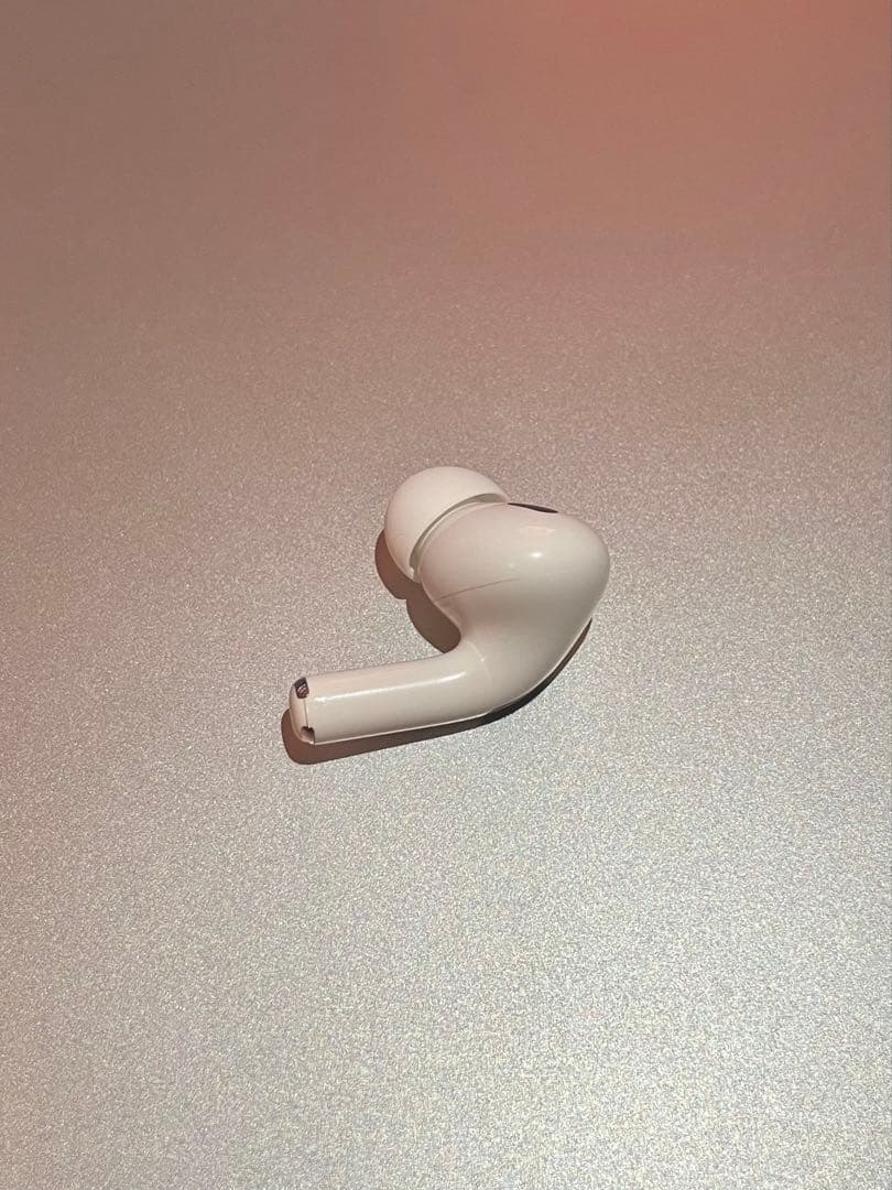 AirPods Pro 2 右耳のみ　R片耳　イヤホン　A2698