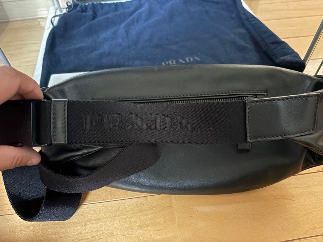 PRADA プラダ レザー ボディバック ウェストバッグ レザー 2VL010