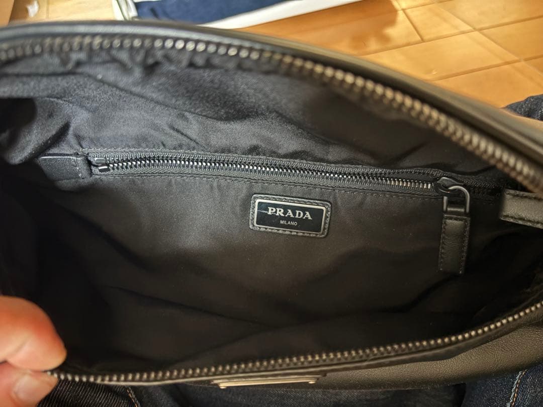 PRADA プラダ レザー ボディバック ウェストバッグ レザー 2VL010