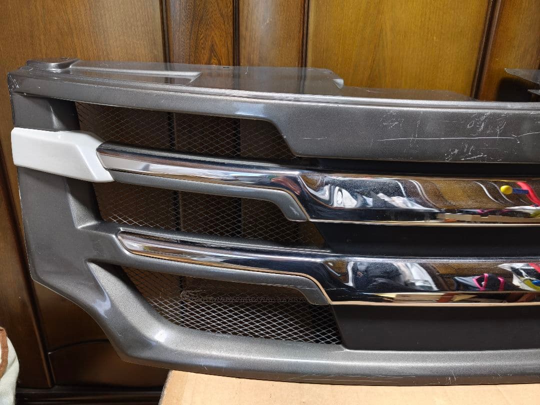E52　エルグランド　フロントグリル　レジーナ　フレーダーマウス　カスタム　社外