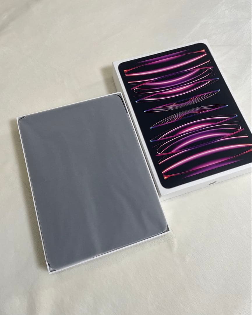 iPad Pro 11インチ 第4世代　箱、充電器つき