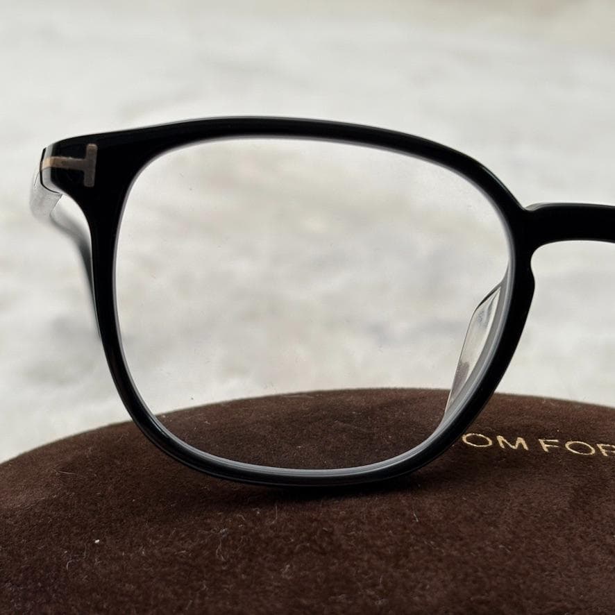 美品　TOM FORD トムフォード TF5797　アジアンフィット　ケース付