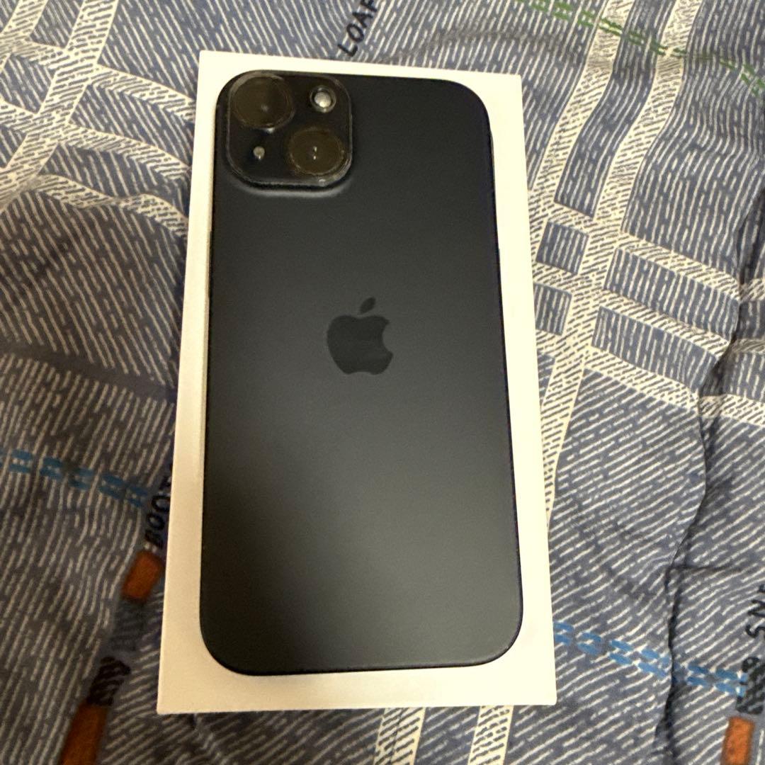 Apple iPhone 15 128GB バッテリー85% Simフリー