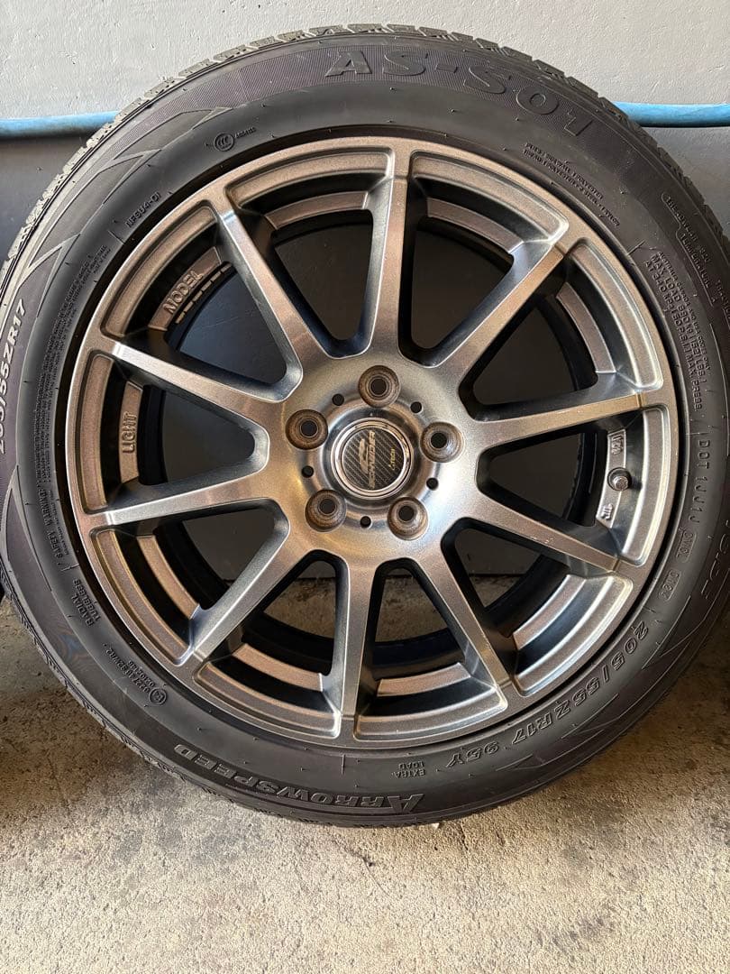 17インチ　タイヤ、ホイール4本セット