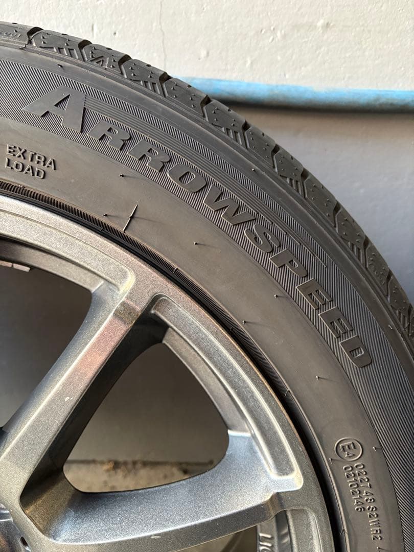 17インチ　タイヤ、ホイール4本セット