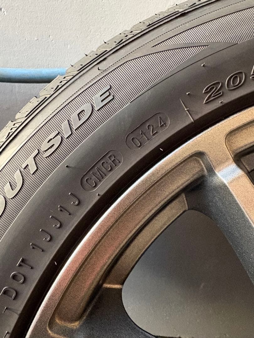 17インチ　タイヤ、ホイール4本セット