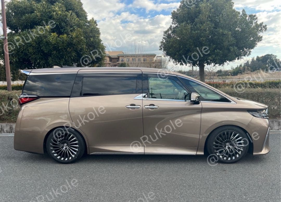 kenta☆ ミライ20 インチ245/45R20 40アルファード