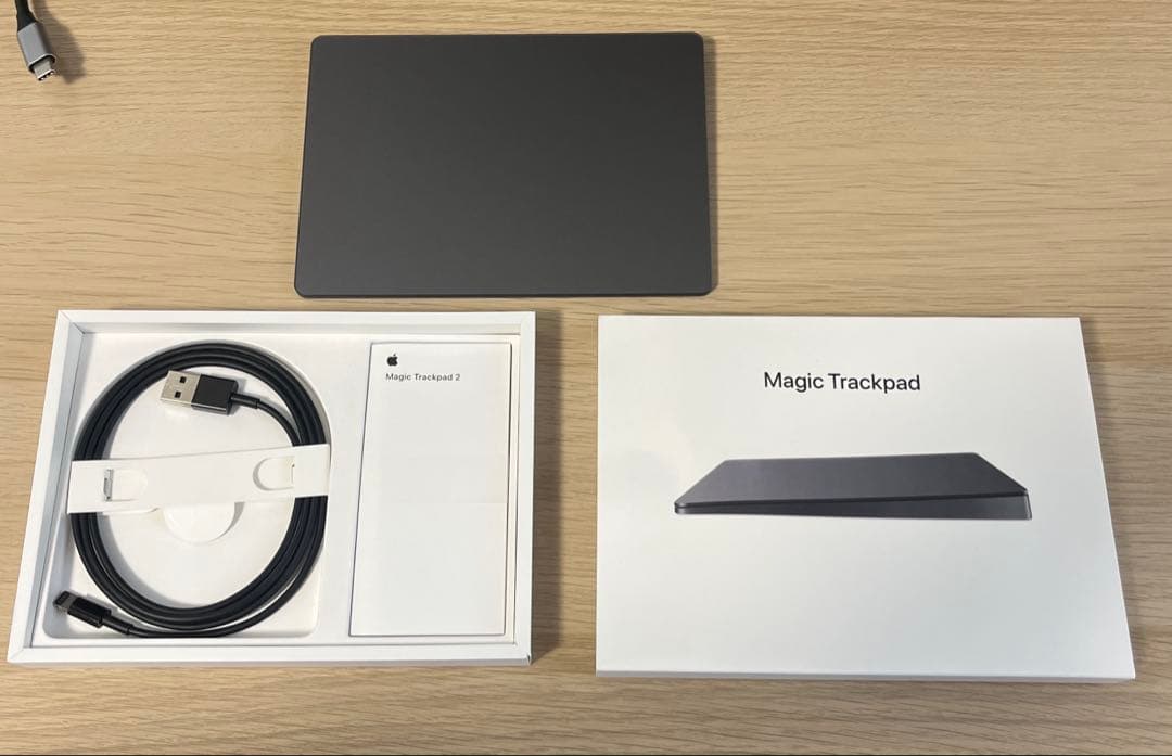 MagicTrackpad2 スペースグレイ lightningケーブル