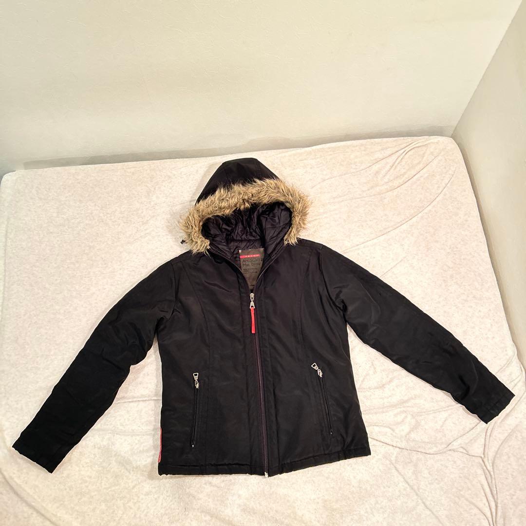 PRADA フード付きブラックジャケット