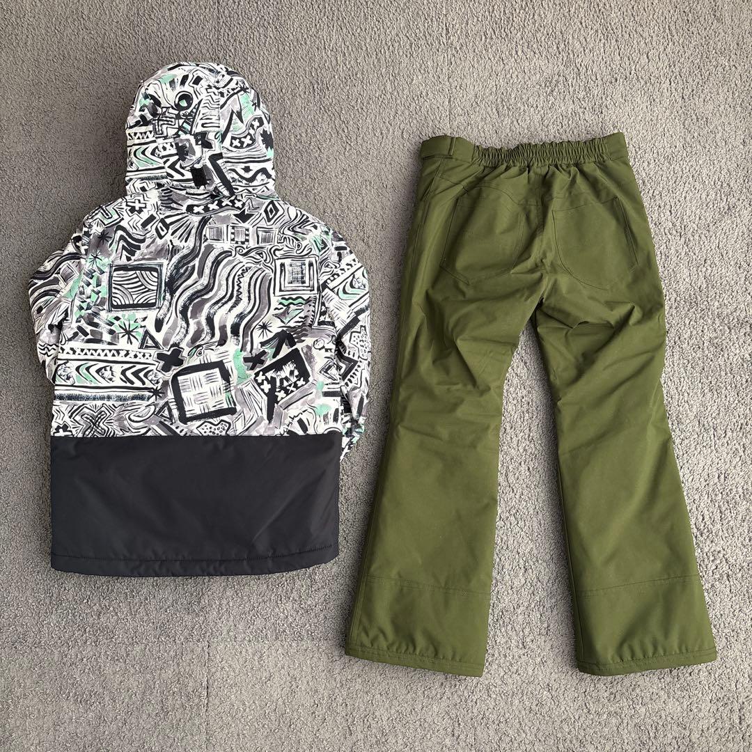 クイックシルバー　オンヨネ　スキーウェアセット　スノボウェア　スノーウェア