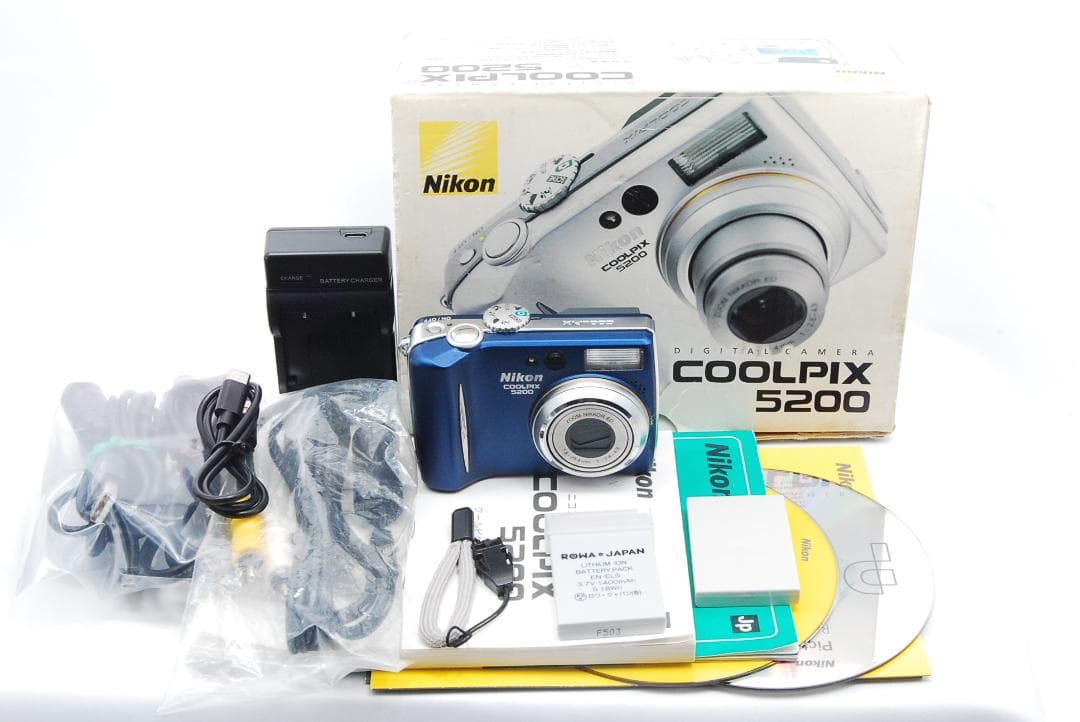 【極上美品/元箱】Nikon COOLPIX 5200 ブルー動作確認済 元箱付