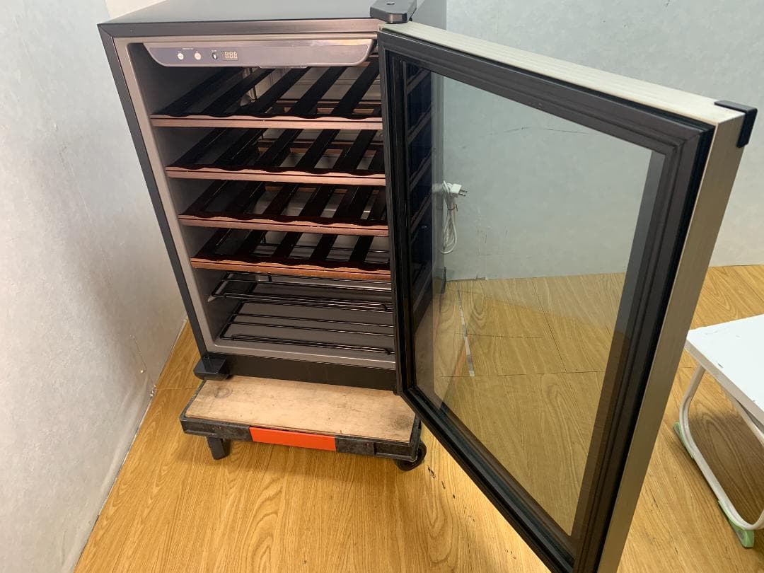K☆043 フォルスター ワインセラー FJC-85G(BK)