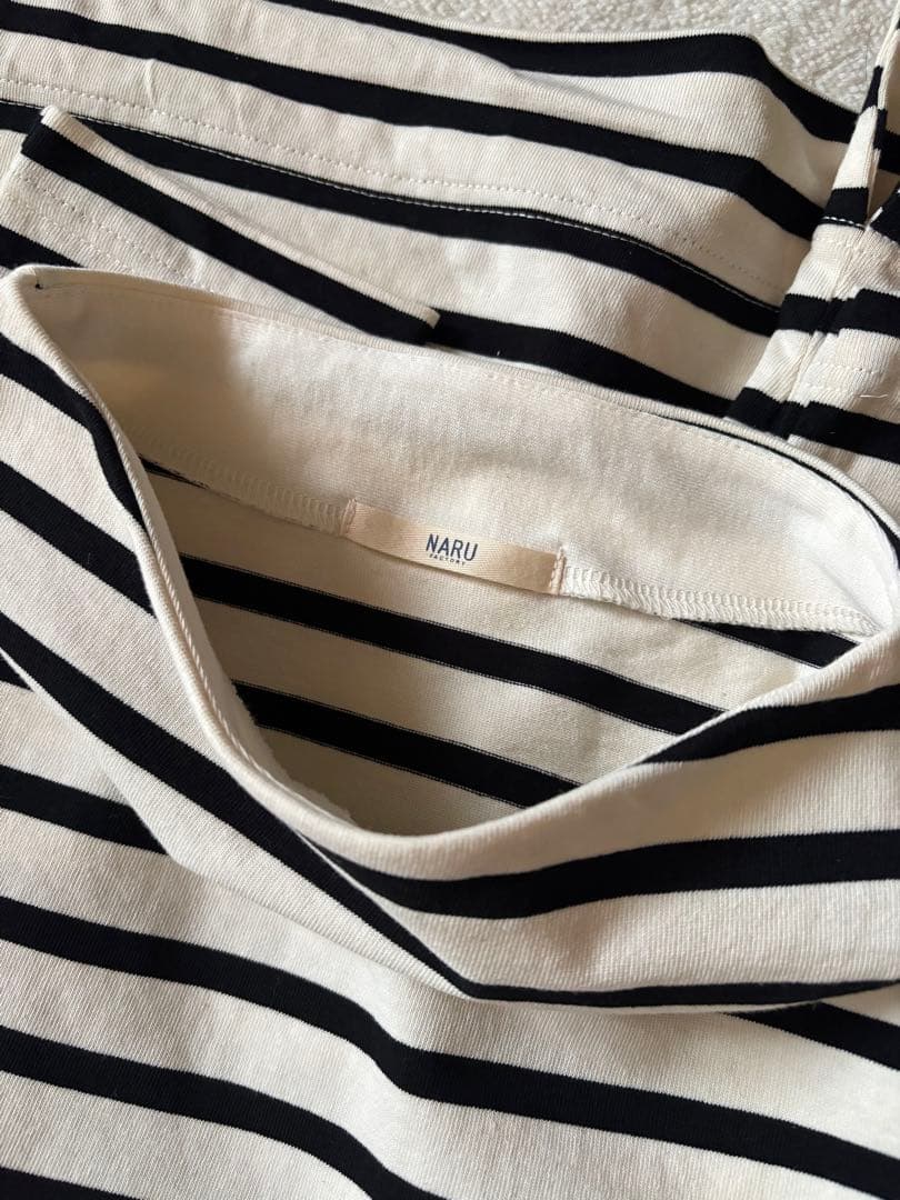 NARU コーデュロイエッグパンツ&ボトルネックカットソー