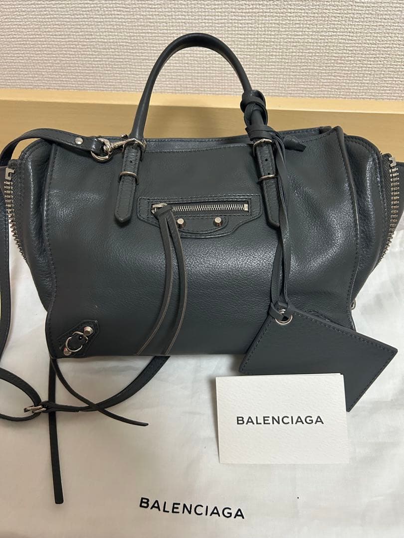 バレンシアガペーパーバックミニ　 袋あり　保証書ありバックチャーム付き