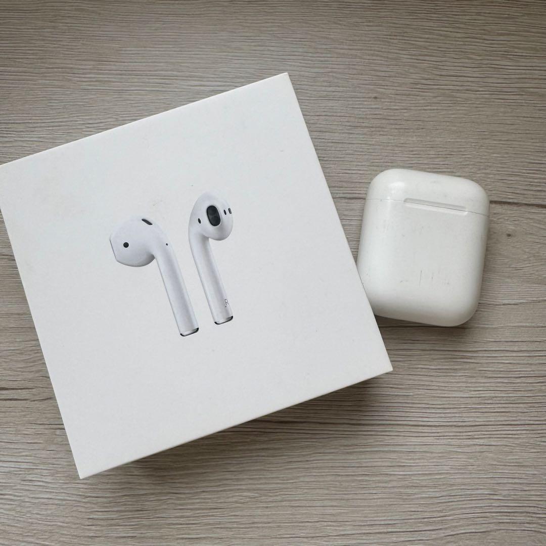 正規品　AirPods 第二世代 本体 ホワイト 充電ケース 箱 付属品あり