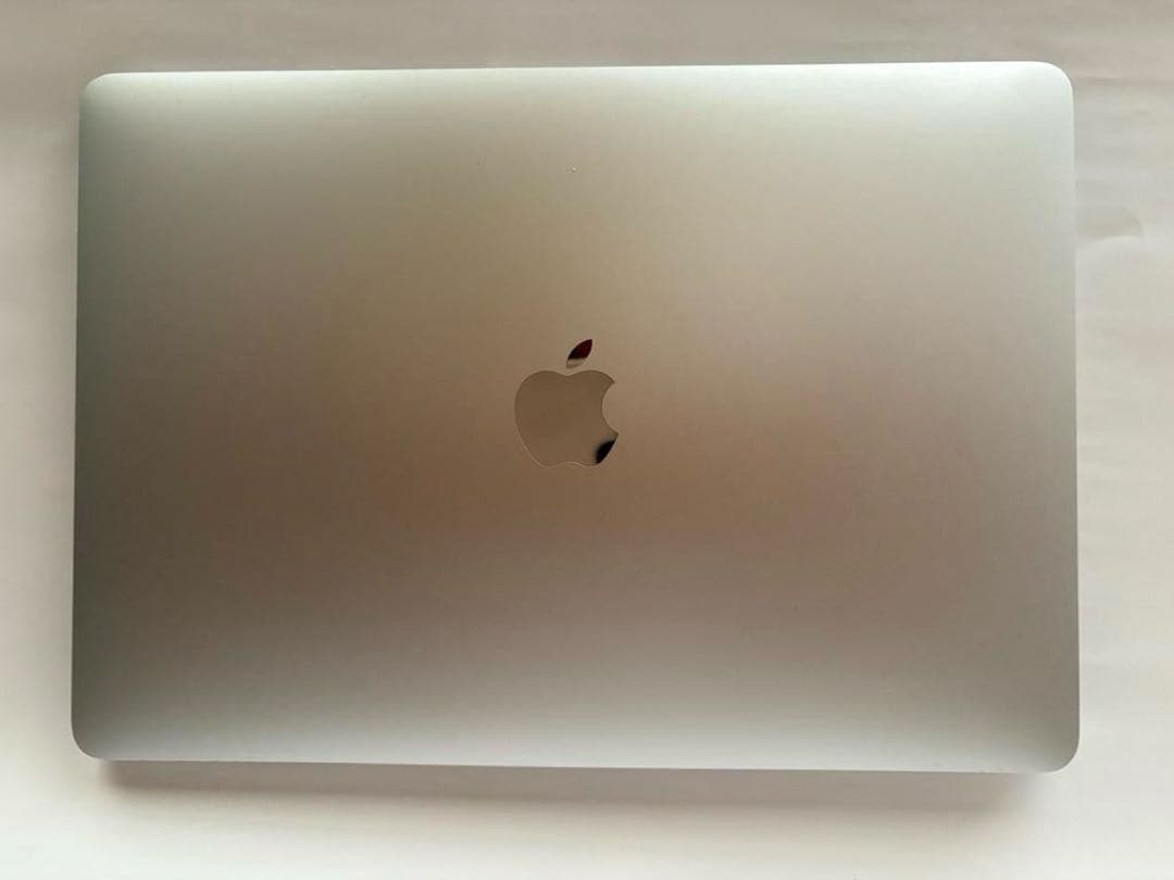Apple MacBook Air (M1, 2020) 16GB シルバー