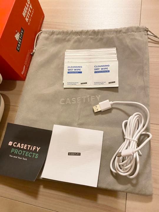 【CASETiFY】ケースティファイ　ハローキティ　コラボ　UVサニタイザー