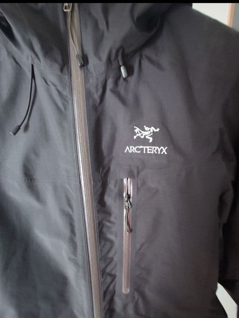 す*る様 ARC'TERYX ブラック フード付きジャケット S