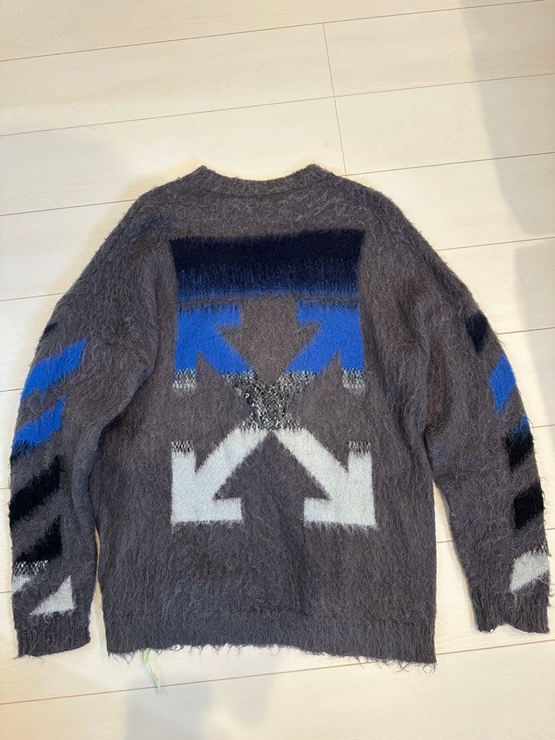 OFF-WHITE アロー柄 ニットウェア　オフホワイト　セーター