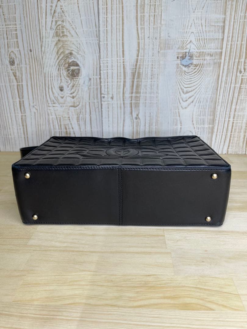 CHANEL 黒 レザー ショルダーバッグ キルティング