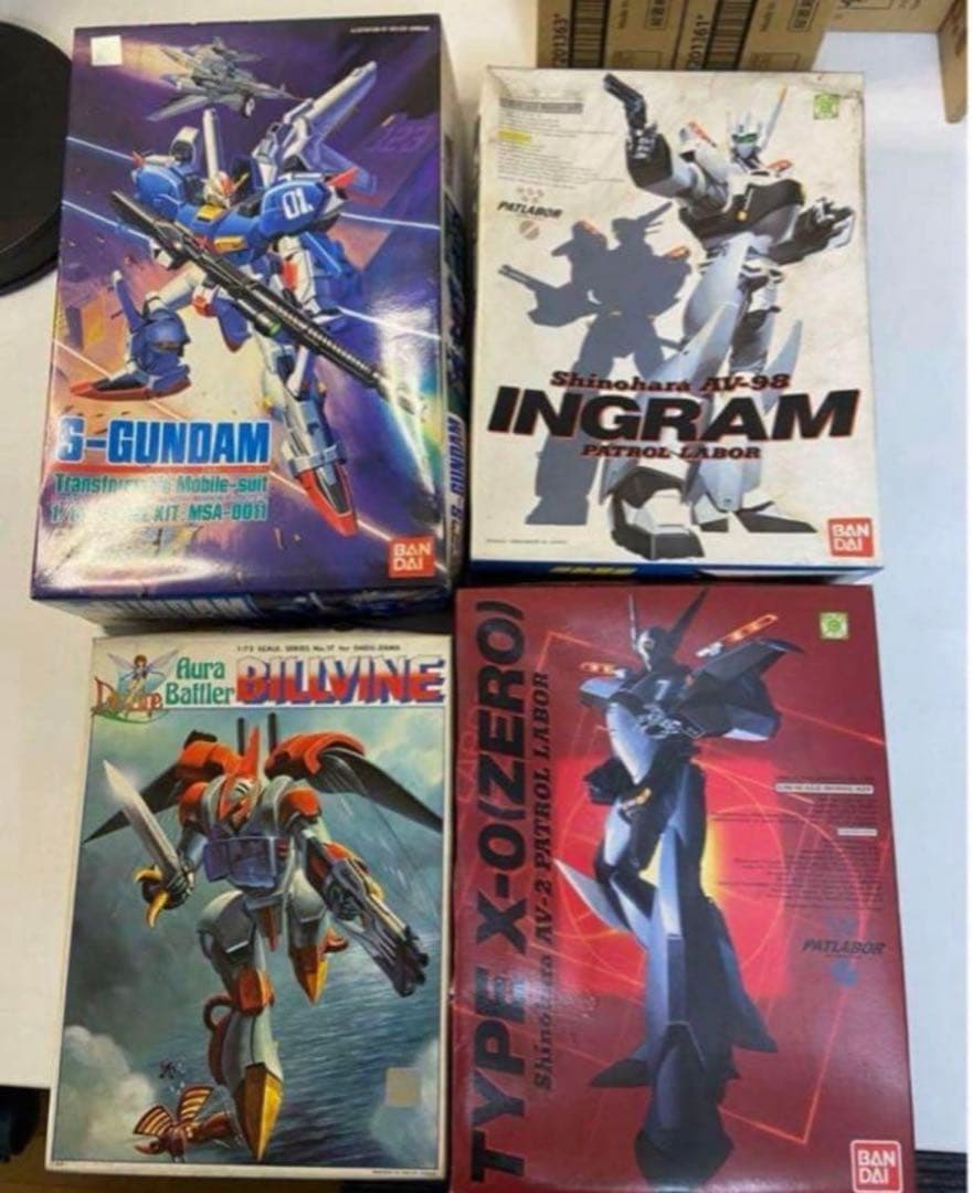 【レア】バンダイ ガンダムプラモデル 4点セット + コンバトラーV 設定資料集