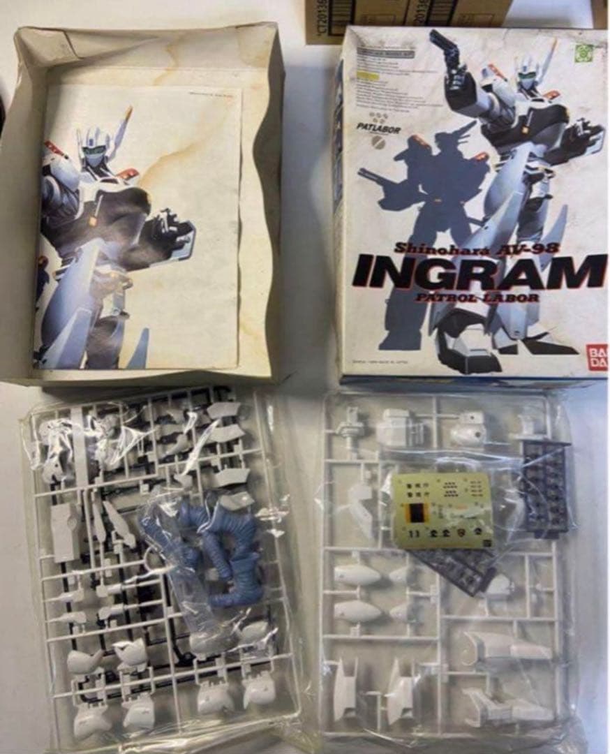 【レア】バンダイ ガンダムプラモデル 4点セット + コンバトラーV 設定資料集