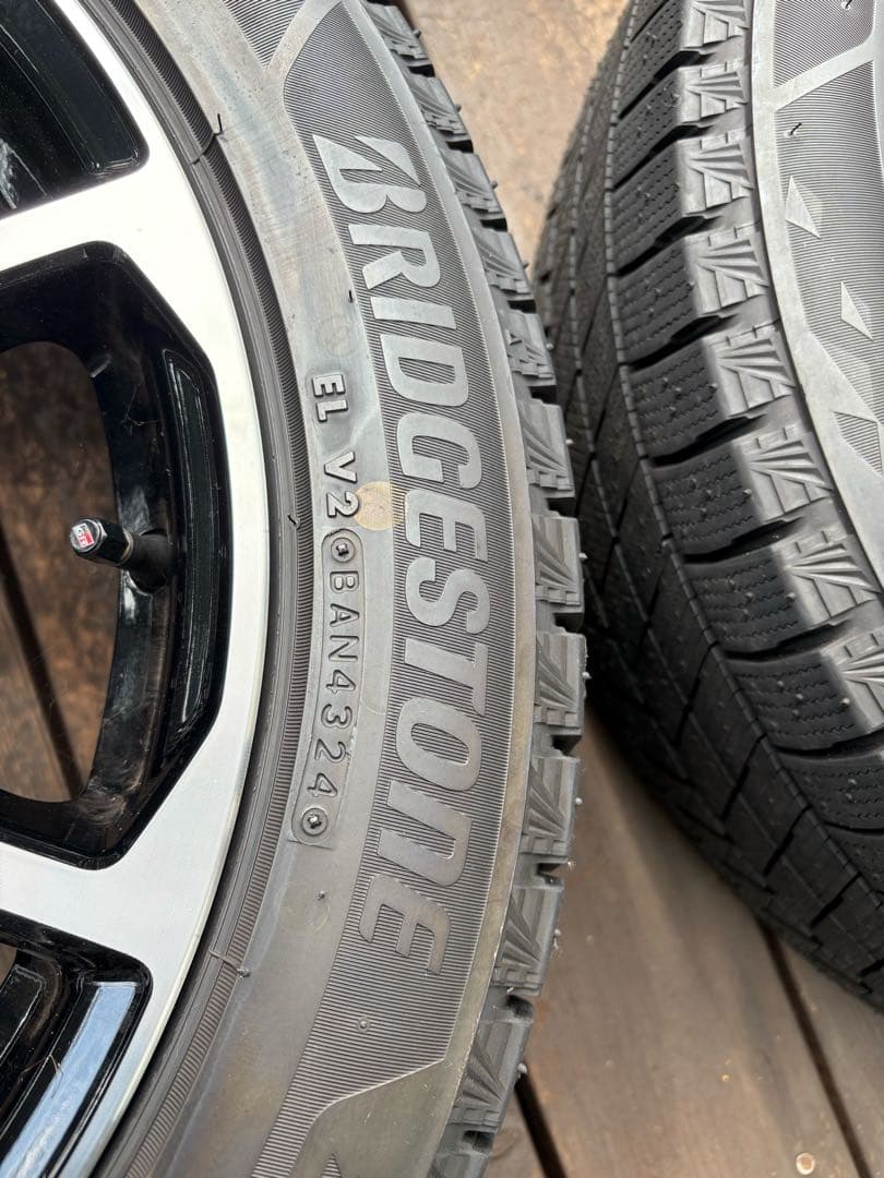 ヤリスクロス 18インチ純正ホイール スタッドレスタイヤ