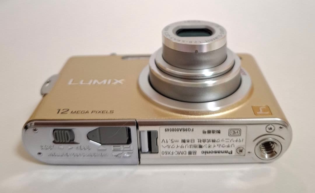 [美品]パナソニック LUMIX DMC-FX60 デジタルカメラ