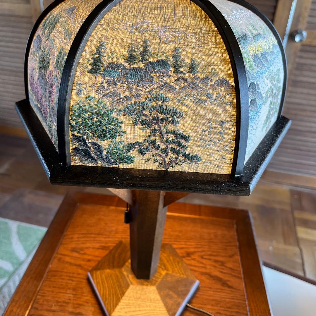 戸塚刺繍　和風風景画ランプ