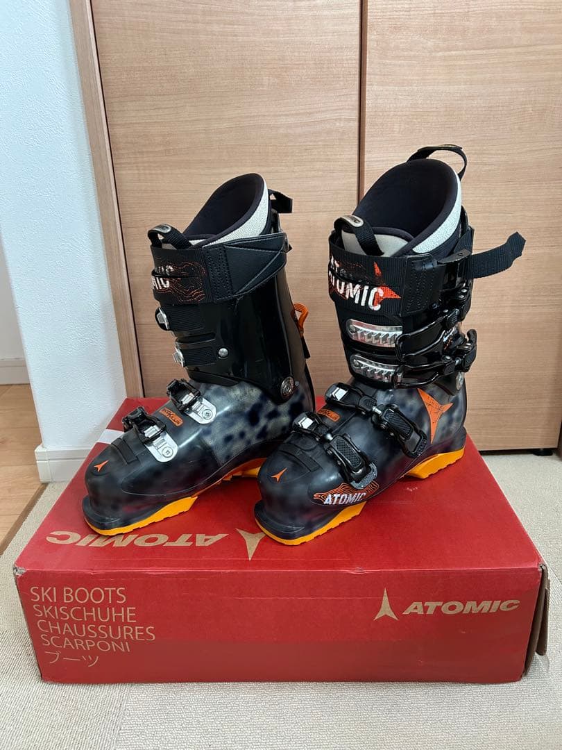 Atomic スキーブーツ Ultra Fit