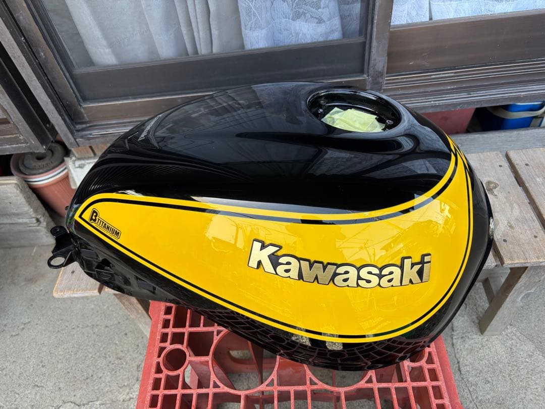 【Z900RS SE】Kawasaki純正タンク・イエローボール