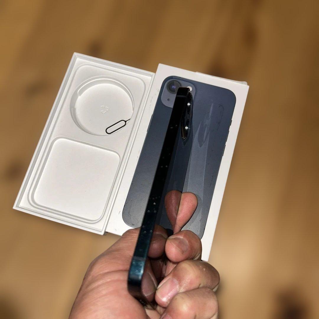 Apple iPhone 13 ミッドナイト 中古