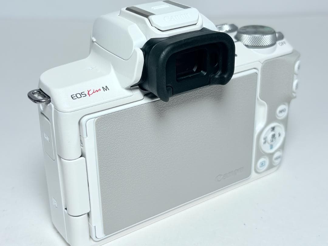 極上品 キヤノン EOS Kiss M ボディ ホワイト